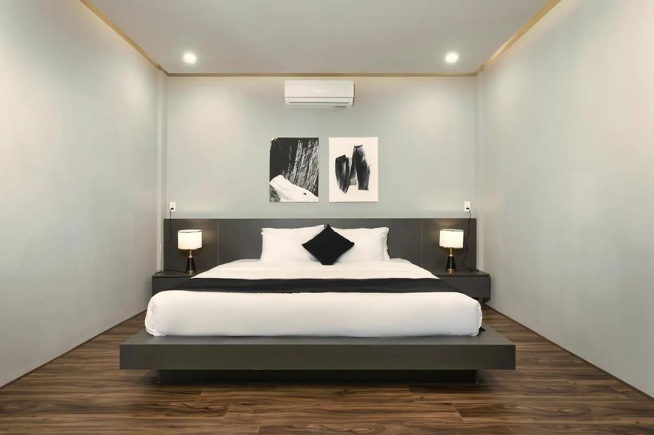 The Sense Apartment - Modern, Near My An Beach Danang