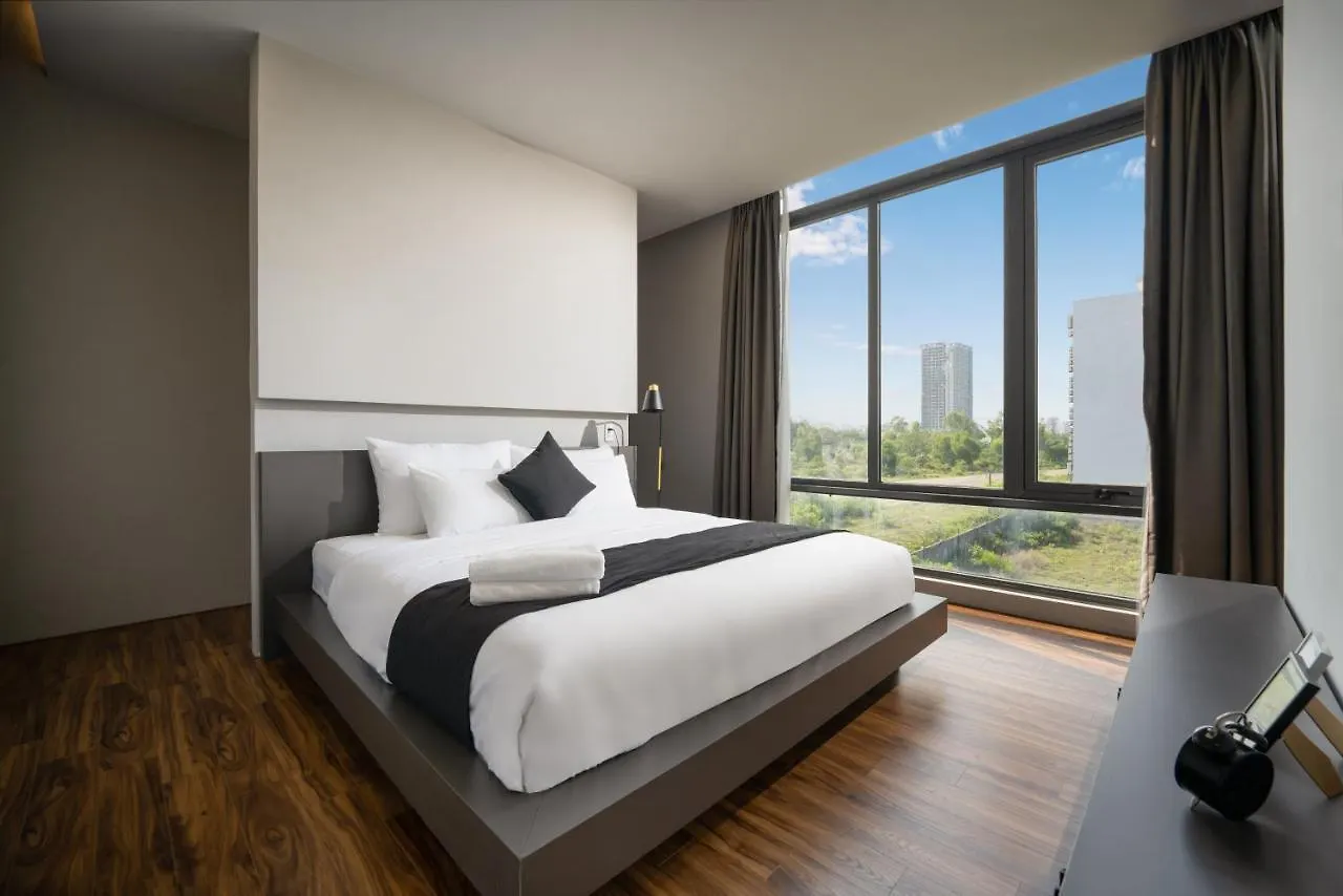 The Sense Apartment - Modern, Near My An Beach Danang 0*,
