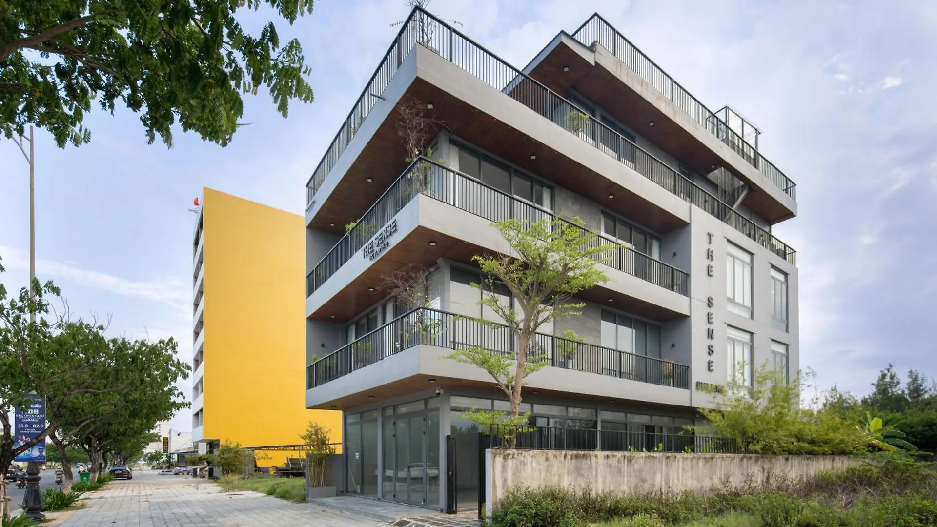 The Sense Apartment - Modern, Near My An Beach Danang